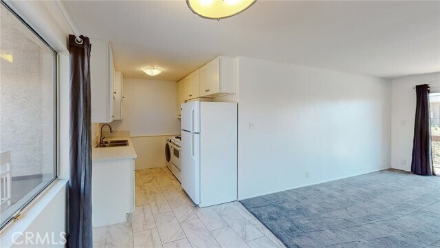 Building Photo - 12157 Moorpark St