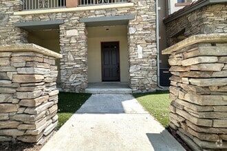 Building Photo - 606 Asbury Dr