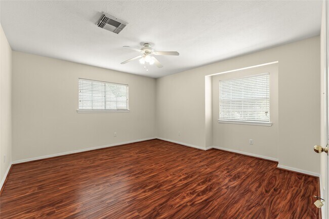 Building Photo - 4111 Surreydon Dr