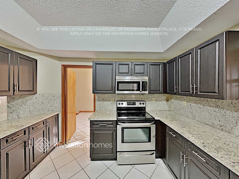 Building Photo - 16101 SW 153rd Ave