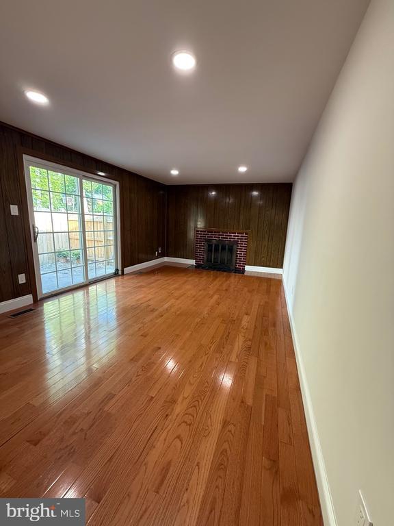 Building Photo - 3301 Fallowfield Dr