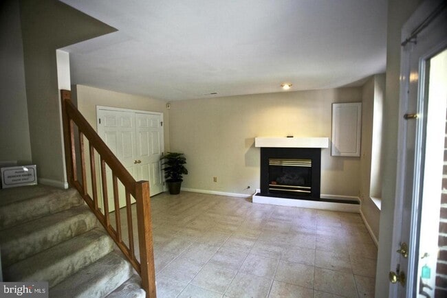 Building Photo - 9386 Van Arsdale Dr