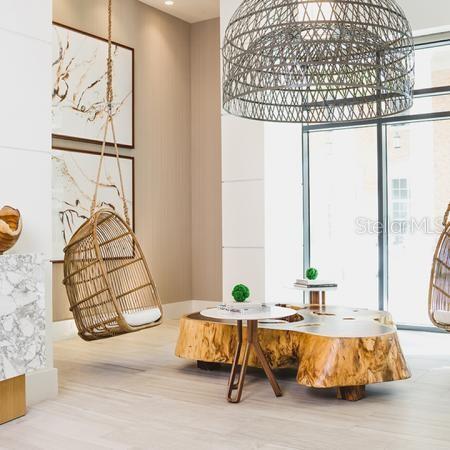 Building Photo - 125 E Pine St