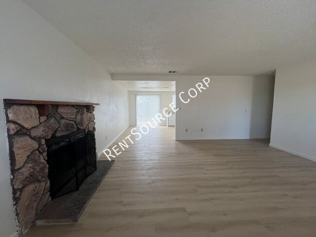 Building Photo - 841 Chateau Way