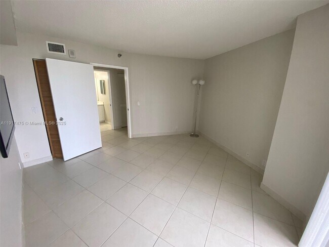 Building Photo - 3400 NE 192 St