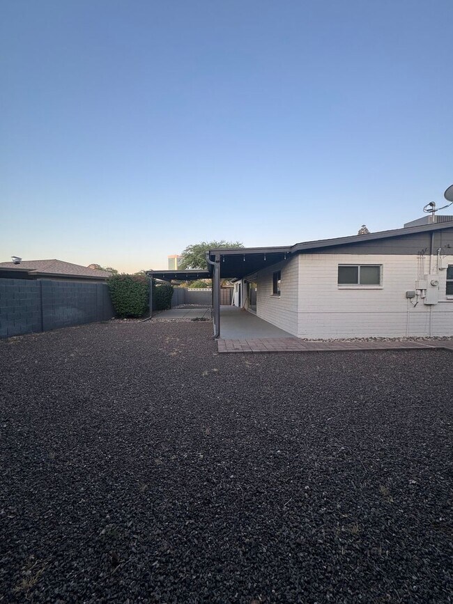 Building Photo - 3 bedroom home in Downtown Phoenix
