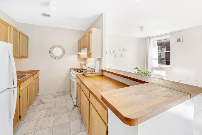 Building Photo - 55 E 117th St