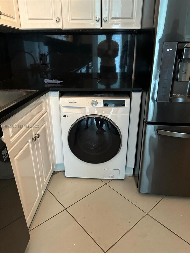 Building Photo - 6770 Indian Creek Dr