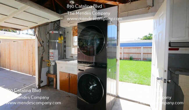 Building Photo - 890 Catalina Blvd