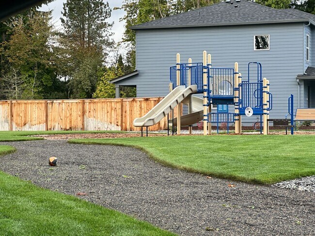 Building Photo - Beautiful Brand New 5 Bedroom Home!