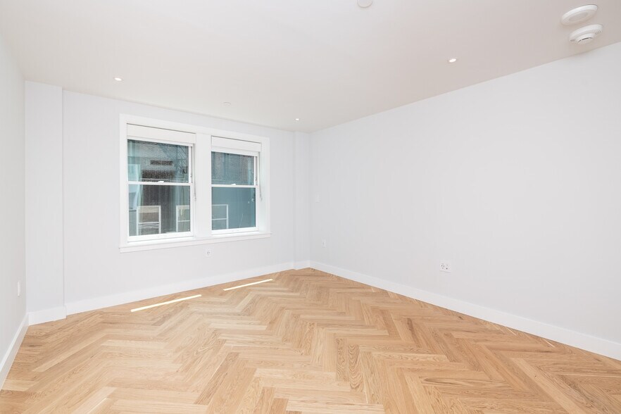 Building Photo - 12 Commonwealth Ave