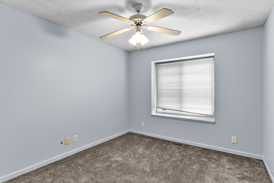 Building Photo - 5016 S 164th St