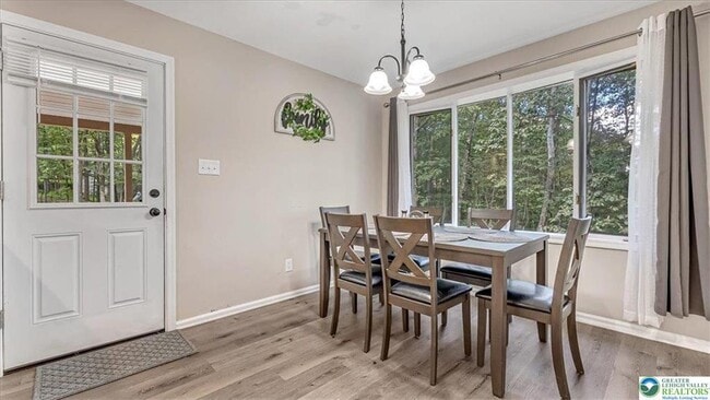 Building Photo - 115 White Oak Ct