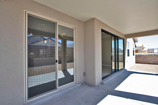 Building Photo - 729 C. Escondida