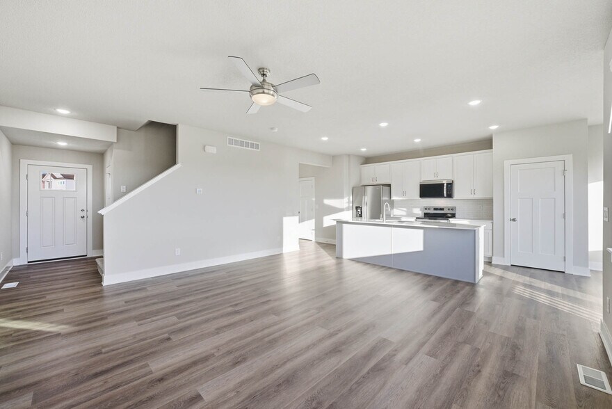 Building Photo - 526 43rd St SW