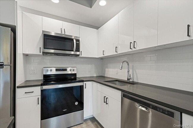 Building Photo - 47 Beekman Ave