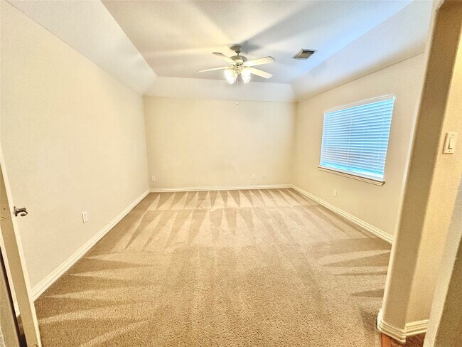 Building Photo - 26223 Longmont Park Ln