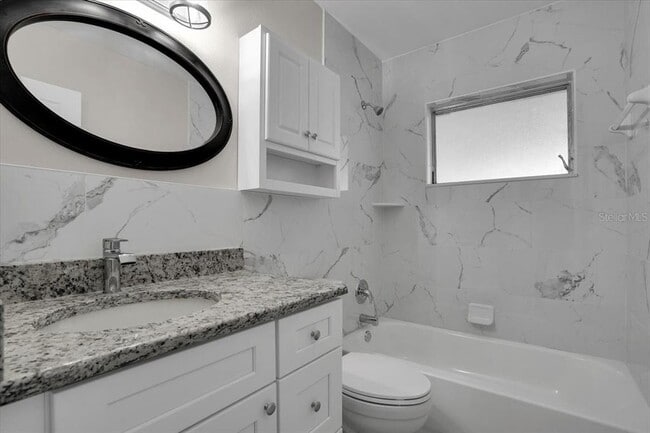 Building Photo - 1452 S Evergreen Ave