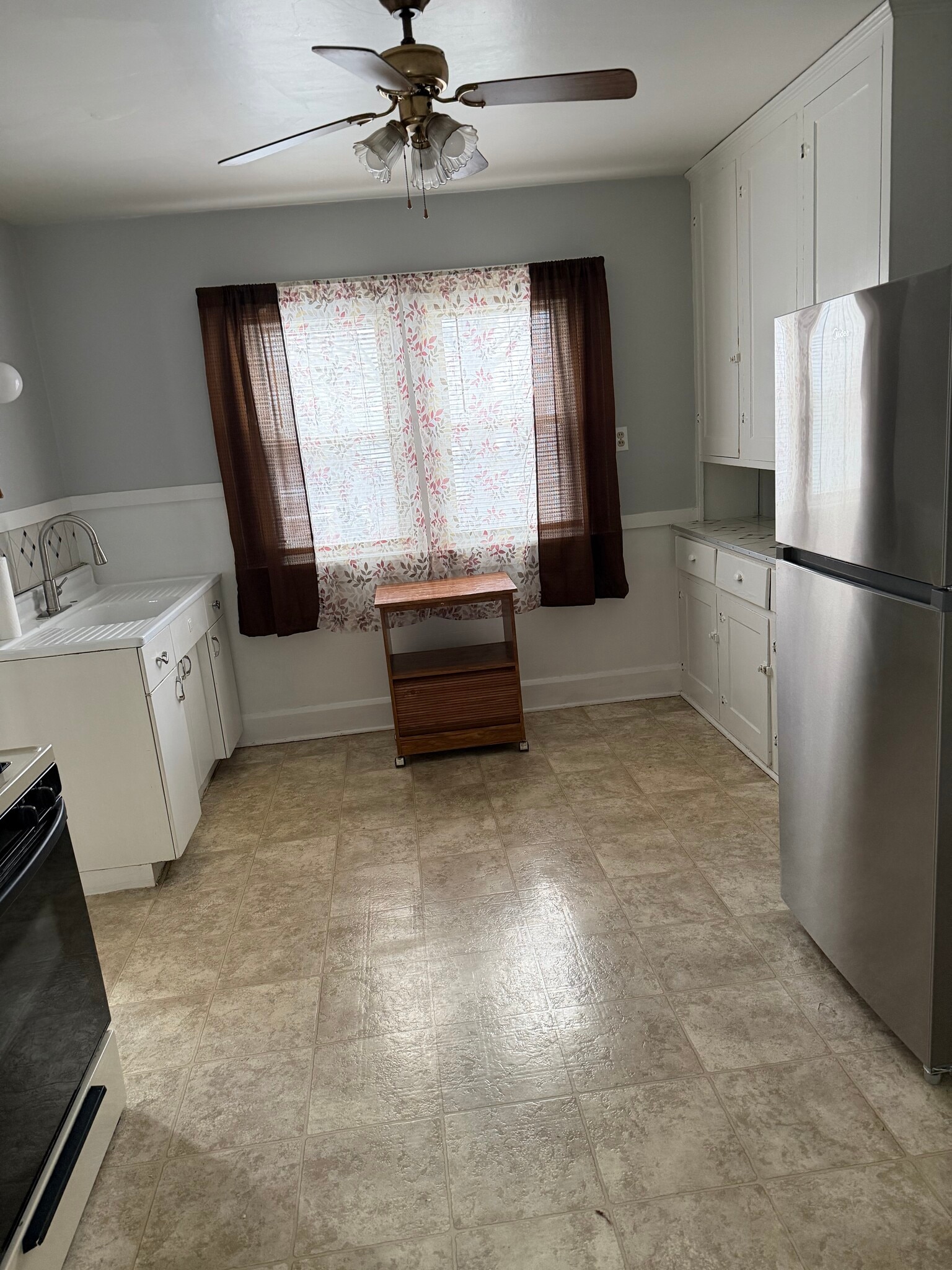 Kitchen - 531 E 28th St