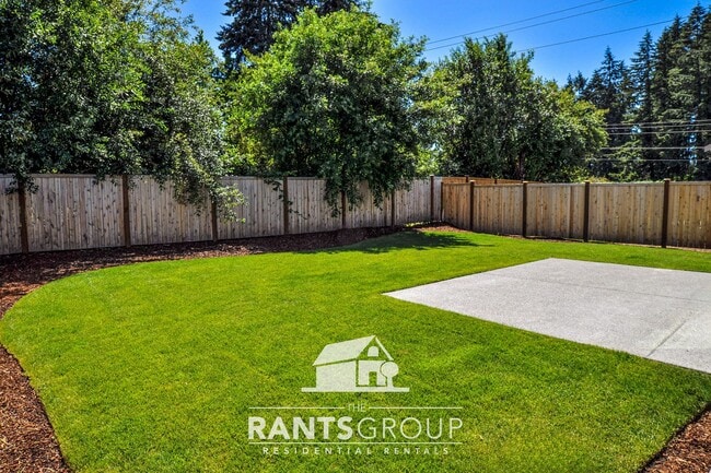 Building Photo - Beautiful  3 bedroom, 2.5 bath, 2-story home in Steilacoom Ridge