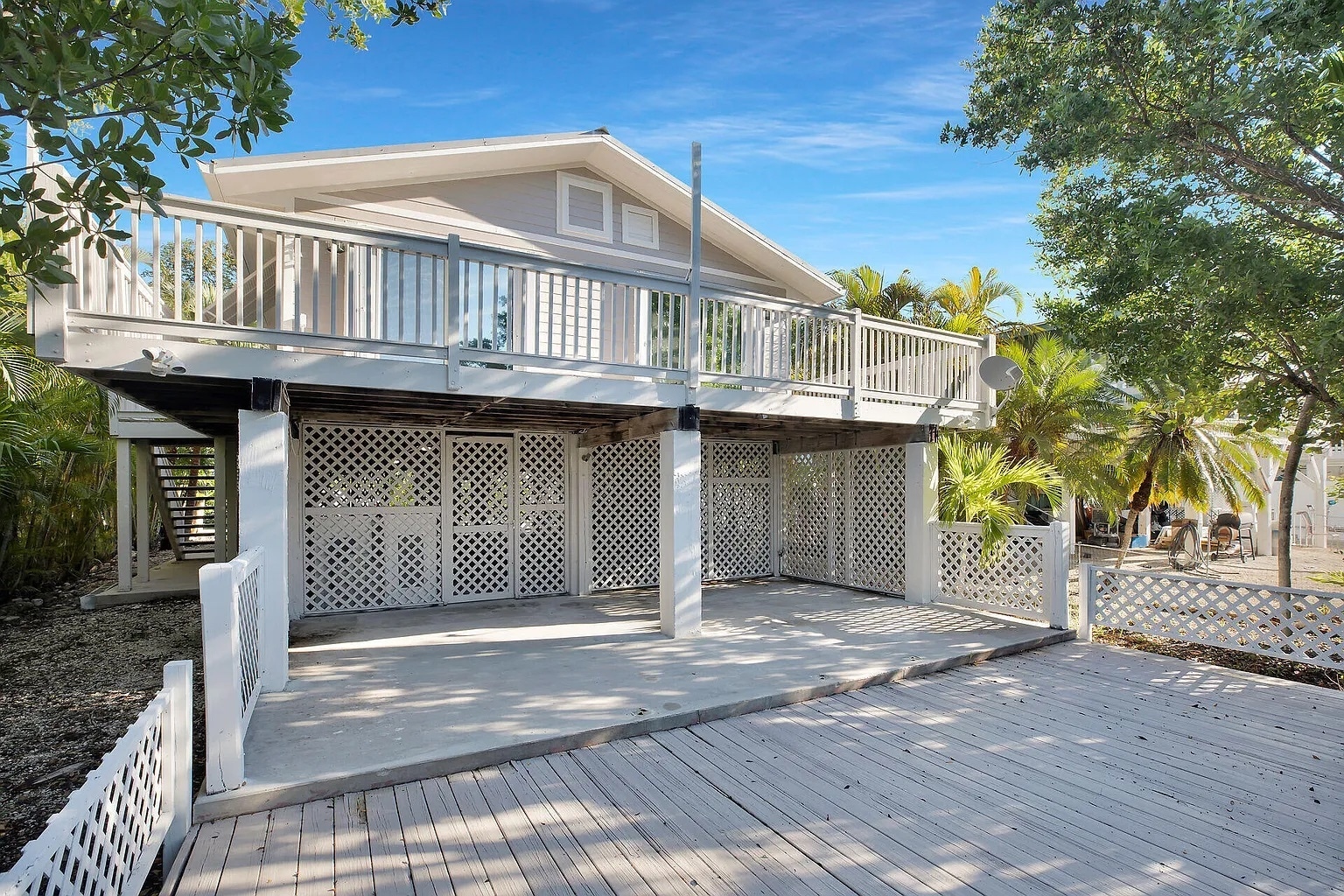 Back deck (lower) - 29172 Rose Dr