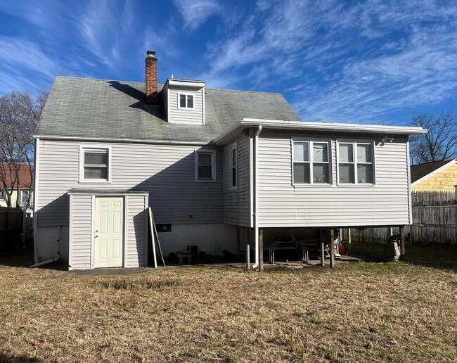 Building Photo - 565 Hart St