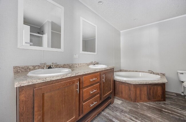 Building Photo - 8376 Huntington Ct