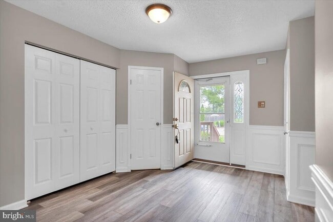 Building Photo - 518 Demoss Ct