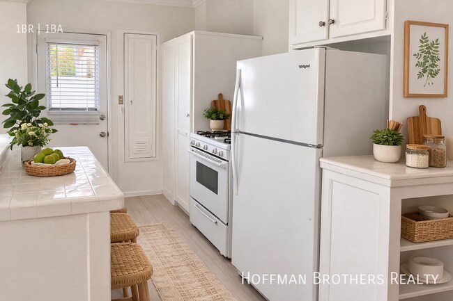 Building Photo - 2220 Ocean Park Blvd