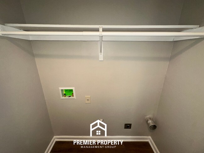 Building Photo - 4579 Blue Willow Rd