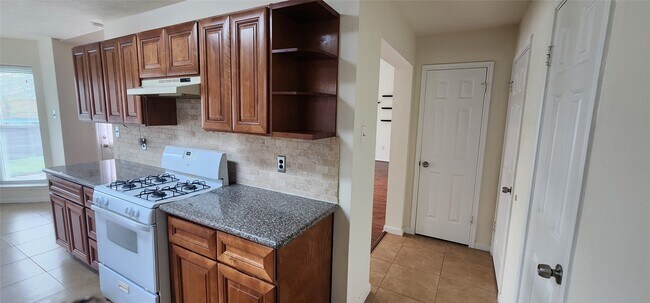 Building Photo - 16807 Sussex Dr