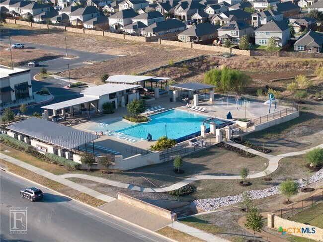 Building Photo - 2263 Bluewood St