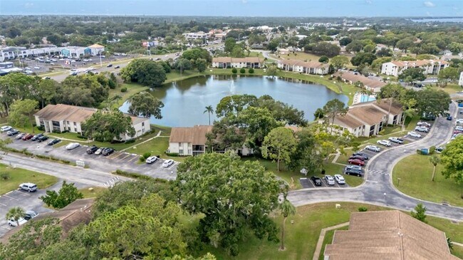 Building Photo - 2568 Pine Ridge Way S
