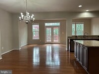 Building Photo - 45901 Peach Oak Terrace