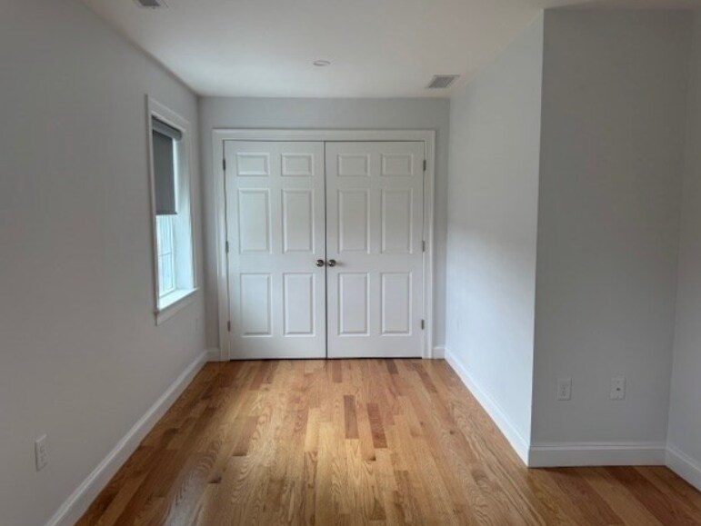 Building Photo - 78 Mountain Rd