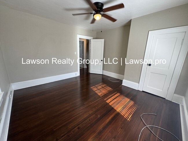 Building Photo - Updated Four Bedroom Home Close to Downtow...
