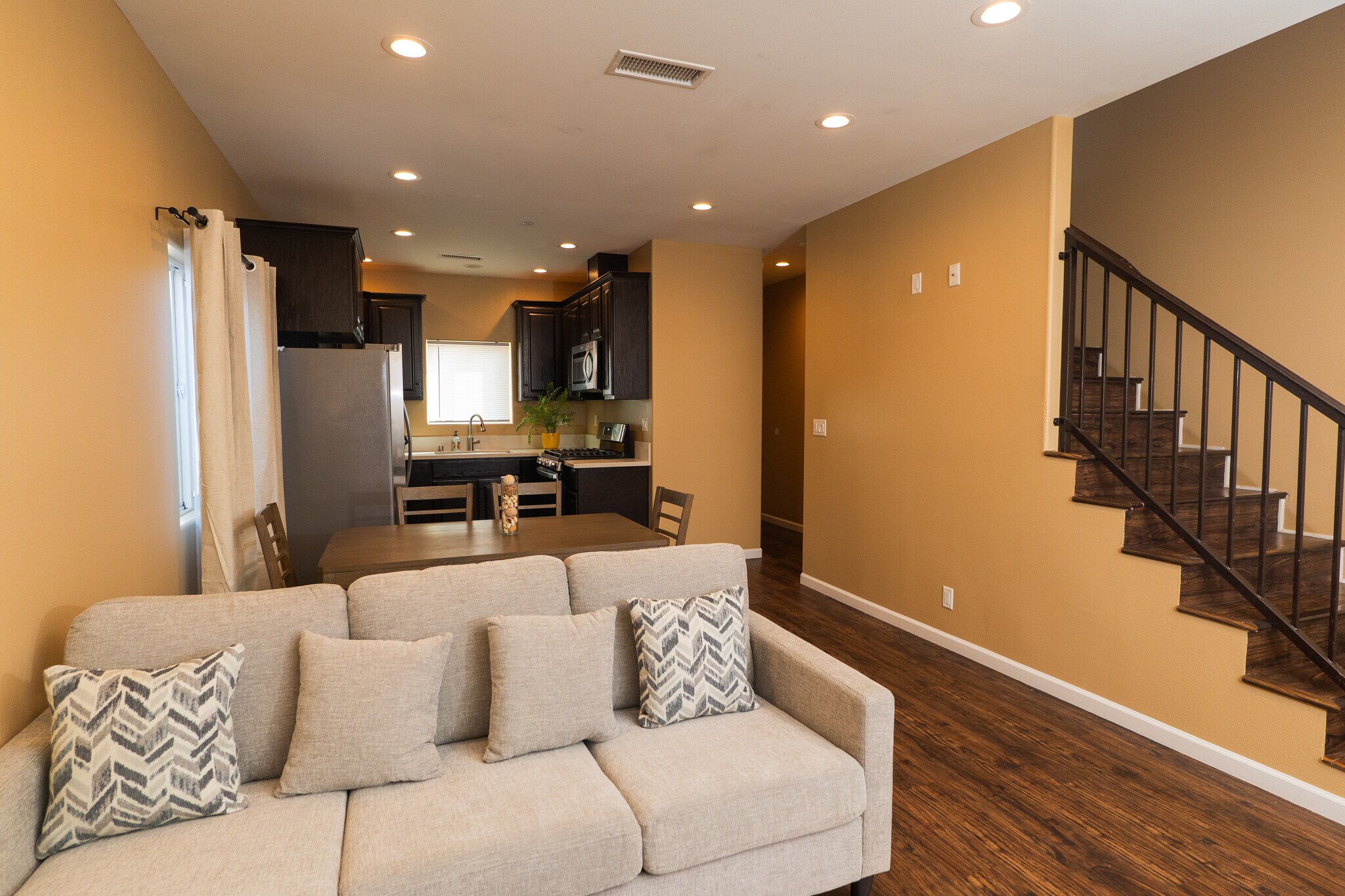 Living room & Kitchen - 938 S Bernal Ave