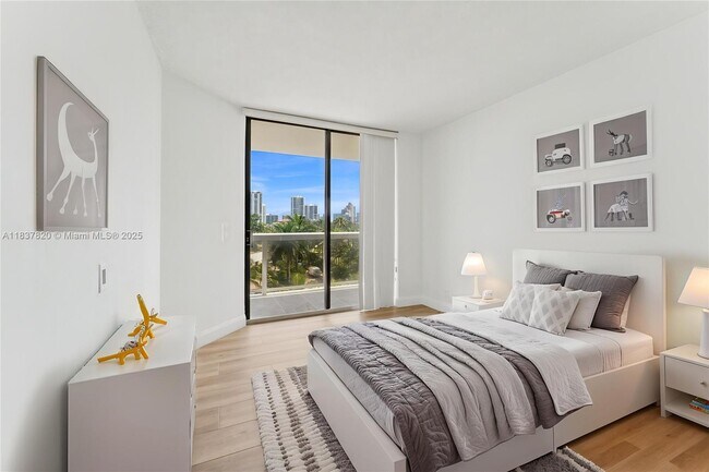 Building Photo - 20185 E Country Club Dr