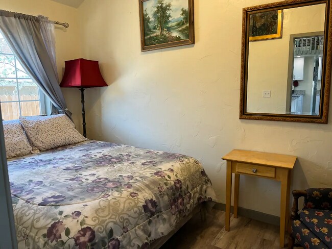 Building Photo - 1328 W Pikes Peak Ave