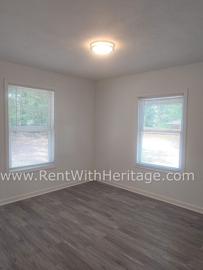 Building Photo - WOW!!! GORGEOUS BRICK RANCH HOME/ TOTALLY ...