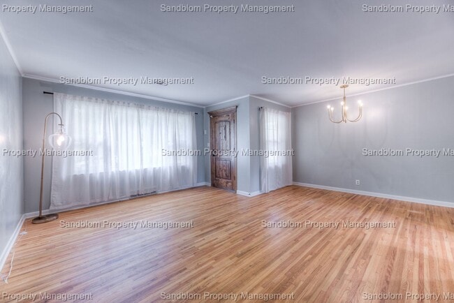 Building Photo - For Lease | Tulsa | 3 Bedroom, 1 Bath | $1...