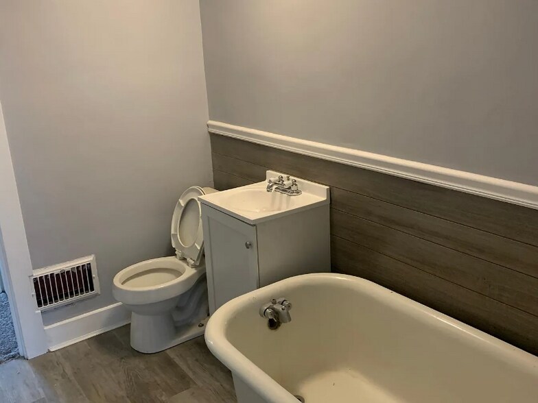 Building Photo - 331 Butler Rd NE