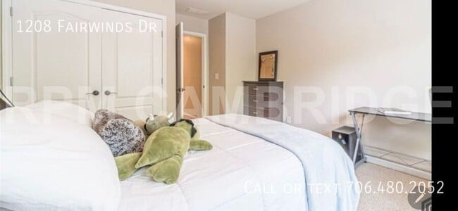 Building Photo - 1208 Fairwinds Dr