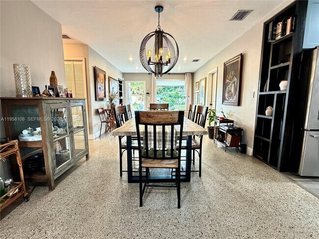 Building Photo - 3817 SW 33rd Ct