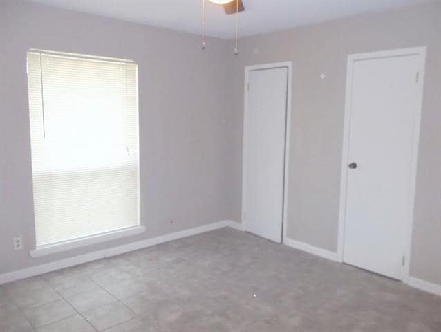 Building Photo - 1502 Cardinal Dr