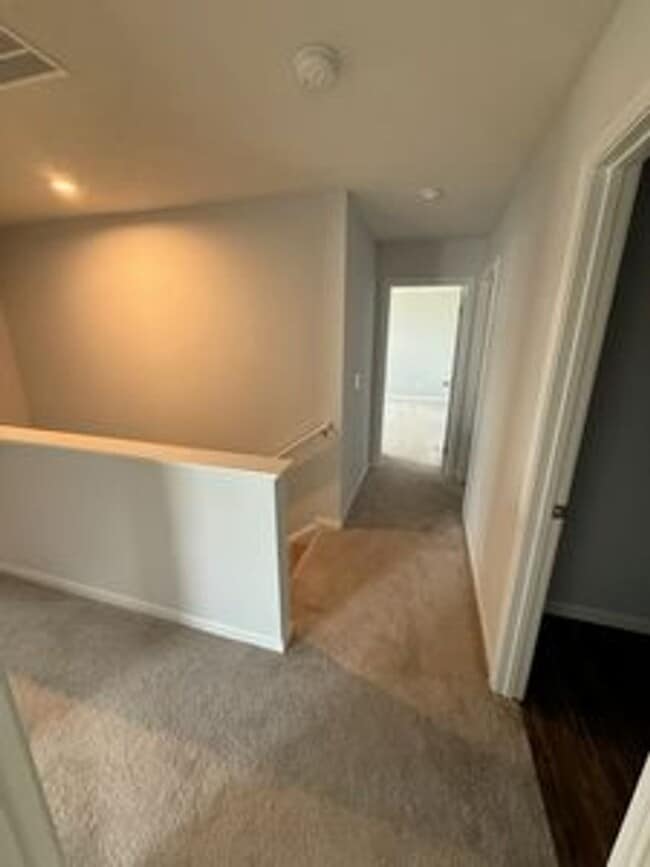 Building Photo - Beautiful 4 Bedroom Home for Rent