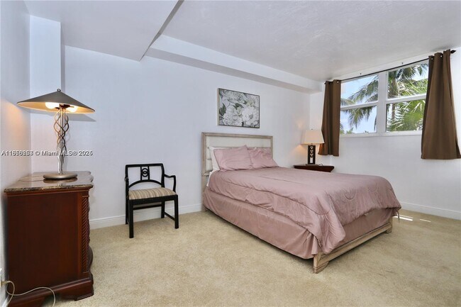 Building Photo - 3001 S Ocean Dr