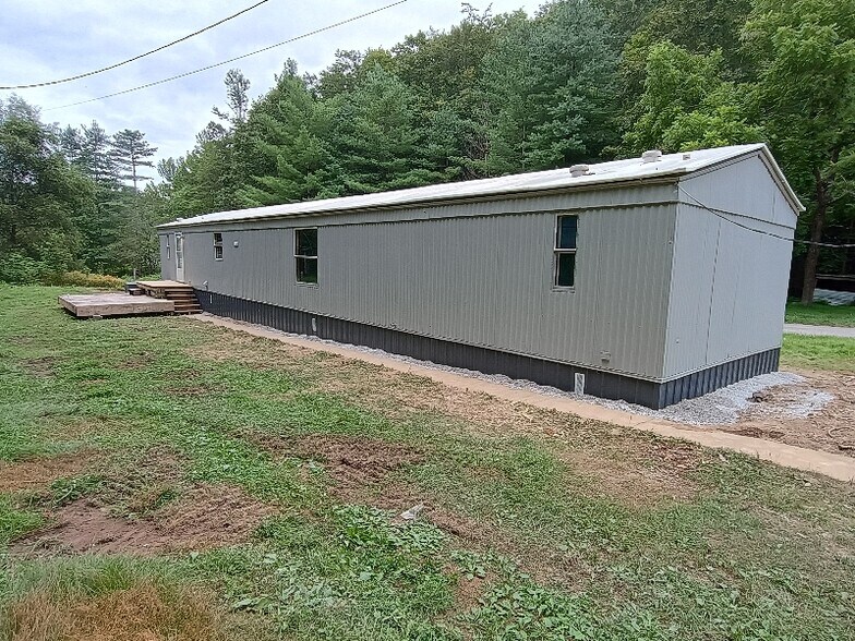 Building Photo - 365 Ester Spur Rd