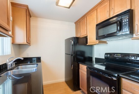 Building Photo - 972 Larrabee St