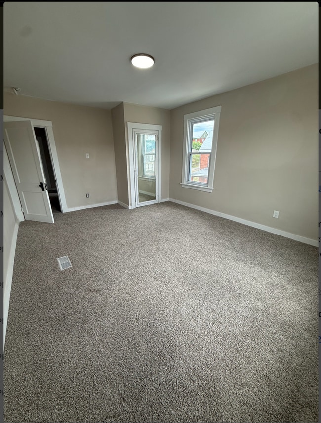 Building Photo - Giant, Newly Renovated Home in New Kensington!